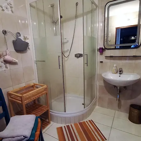 Anja Seeblickappartement Haus Haensel U Gretel Am Ossiacher Mit Direktem Seezugang, Hallenbad Steindorf am Ossiacher See